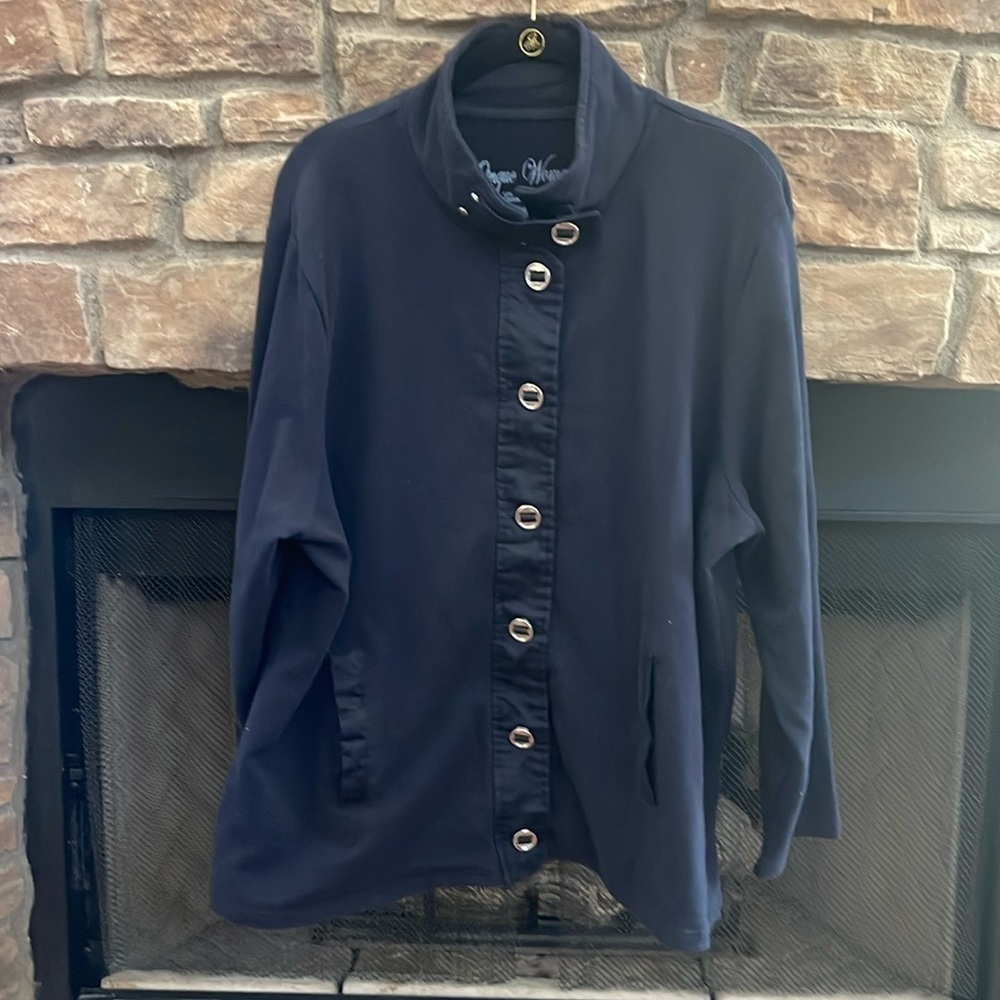 Onque Woman black jacket with silver buttons and front pockets. Size 2X